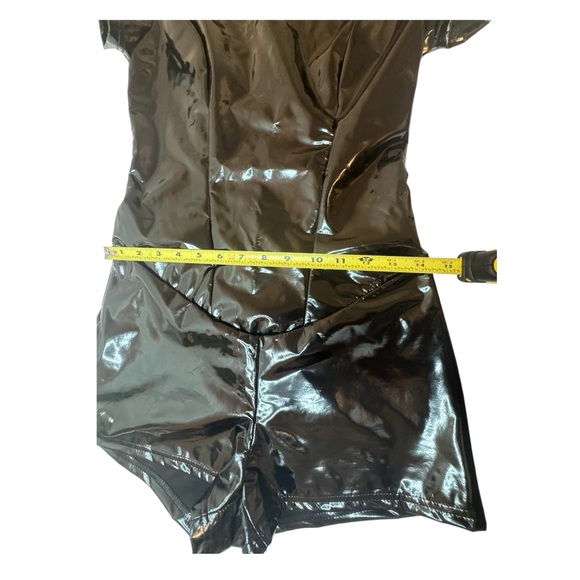 🖤 Sexy Black Patent Faux Leather Romper – XS (EU 34 / US 2) - Picture 11 of 15